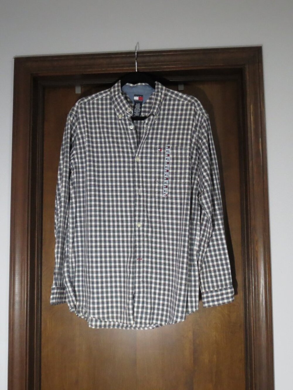 NEW Tommy Hilfiger Boys XL Button Down Shirt Long Sleeves EXCELLENT Condition